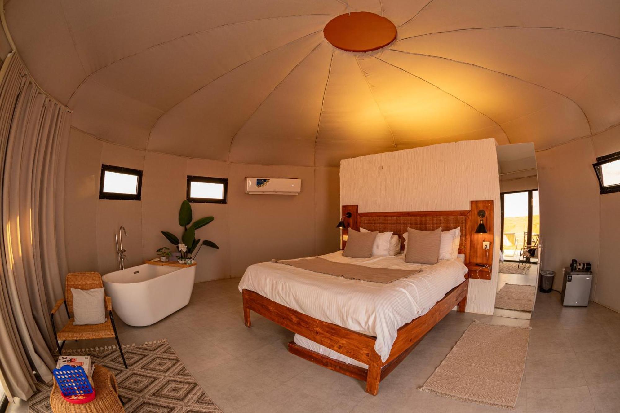 Starry Domes Desert Camp Badīyah Buitenkant foto