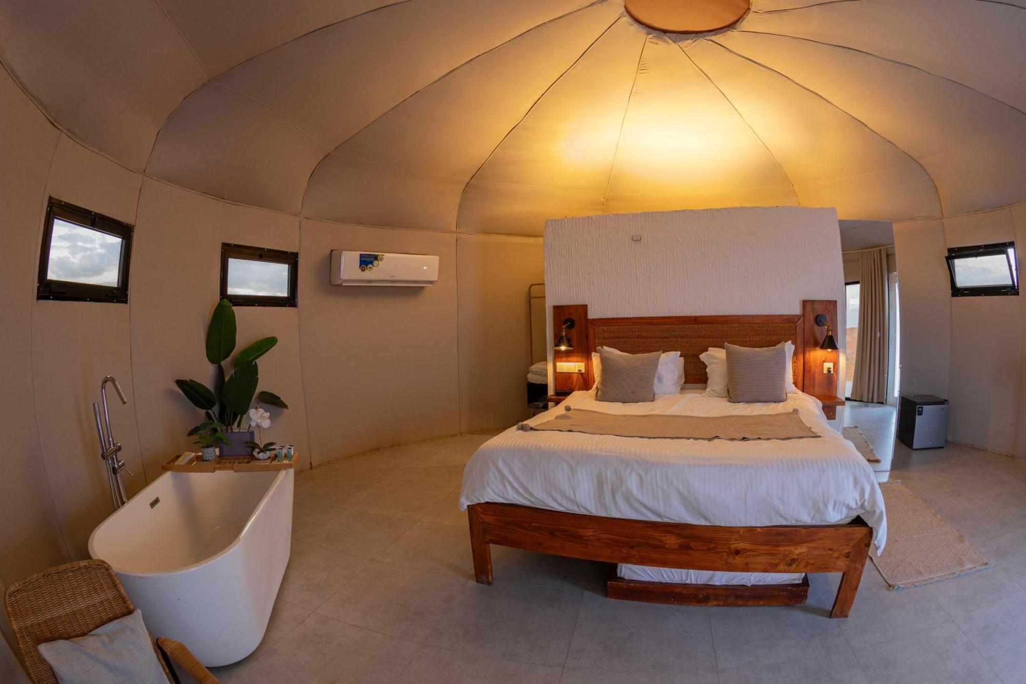 Starry Domes Desert Camp Badīyah Buitenkant foto